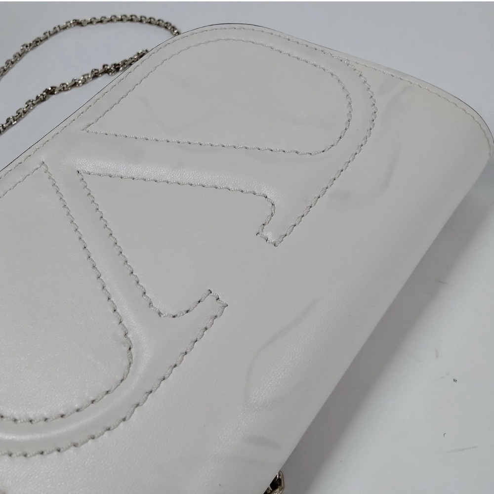 Valentino Garavani White Calf Leather Chain crossbody Bag - Picture 9 of 9